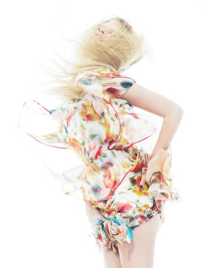 VOGUE_UK_110_014.tif