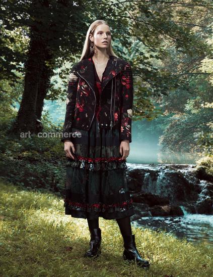 VOGUE_UK_W_VANDERPERRE_00010_070_RVB.ti