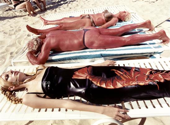 Lobster with a side of Fries, Grace in Dolce & Gabbana, Bahamas, Flaunt, 1998