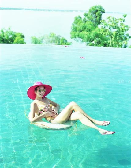 13_GerMarieClaire_03.tif