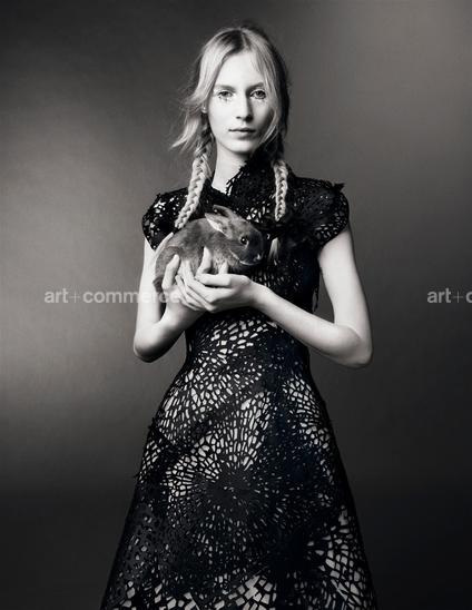 LOVE_051119_2_JULIA NOBIS2_33 f5 Bleed.tif