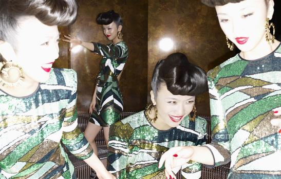 S_CHVO_231008_shot6 f4 cmyk