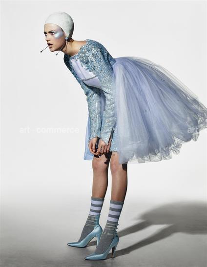 F12c300_18155 DAZ 09H RB …