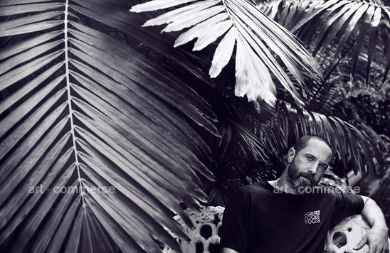 SHOT_01_LOVE_AW15_ALEXIS_004 f5 Bleed.jpg