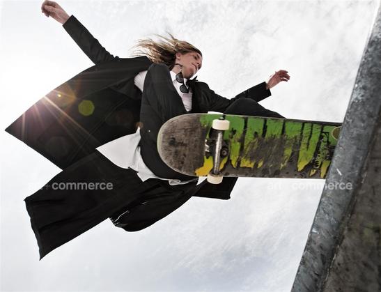 16990 INT 04E CM Fg_Lg_cs copy.tif