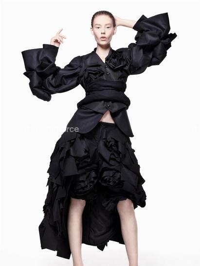 LOVE_200513_ONDIRA_DEGARCONS_017 f4 Crop.tif