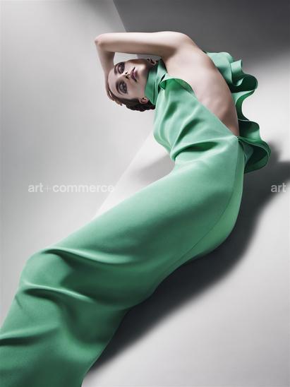 .ITALIAN VOGUE_251112_SHOT9_40 f2 bleed.tif