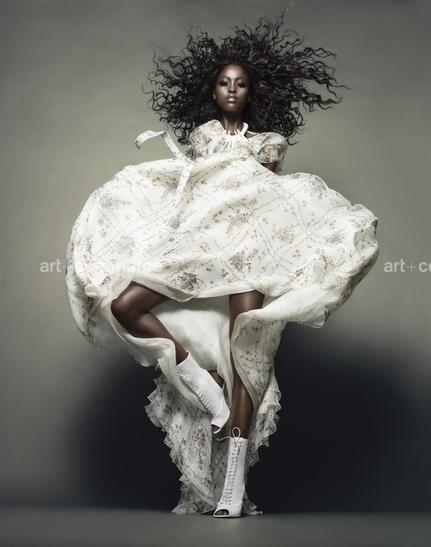 04-Valentino-035 f4 bleed copy.tif