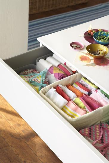 INTIMATES_OPT1_013_v02