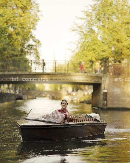 GirlBoat_77_6.psd
